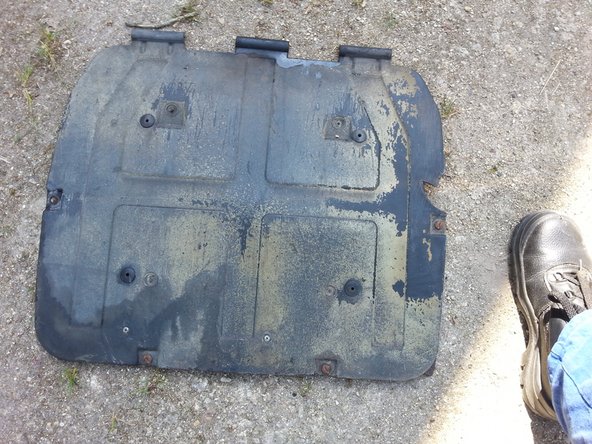 dévisser les 4 vis à l'aide d'un gros tournevis