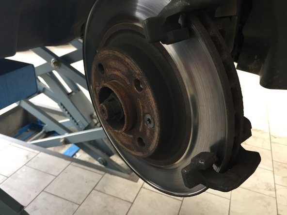 Démonter les plaquettes de frein