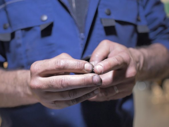 Replacer les deux autres nouveaux joints sur la tige de la cloche