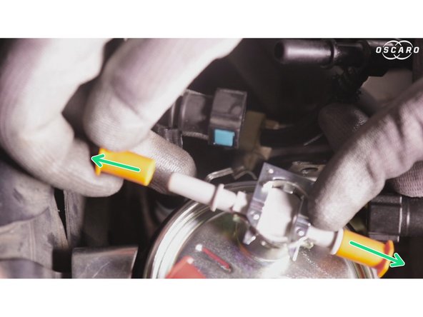 Enlever les bouchons du nouveau raccord.