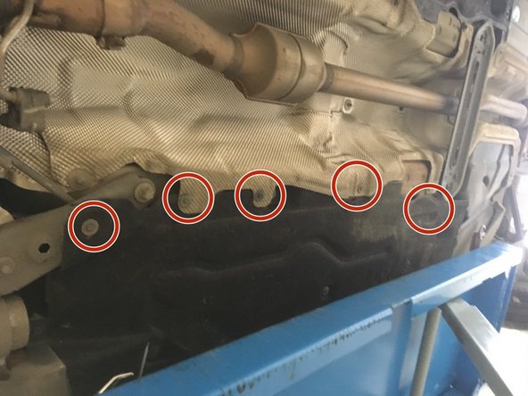 Le filtre à carburant ce trouve sous le véhicule