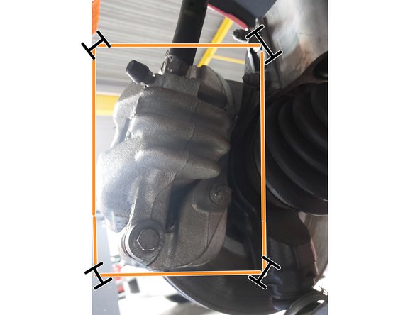 Occupez-vous de la partie arrière des nouvelles plaquettes de frein. Appliquez du produit sur la zone de contact entre le support de l'étrier de frein et la plaquette de frein. Servez-vous d'une patte anti-grincement. Recommander : Assurez-vous que la surface du disque est propre avant d'installer les plaquettes