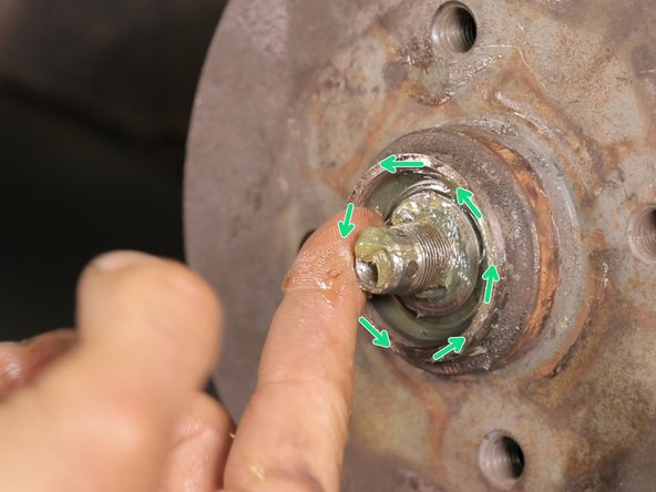 Etalez la graisse sur le roulement