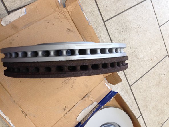 Vérifier les dimensions entre les anciens et les nouveaux disques.