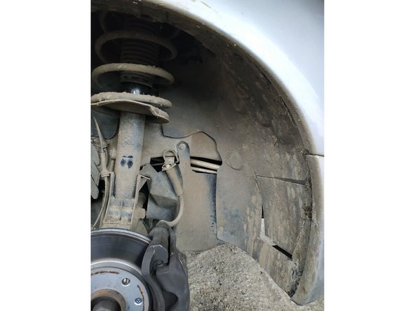 puis le passage de roue : 3 clips et 2 vis, clé torx T30