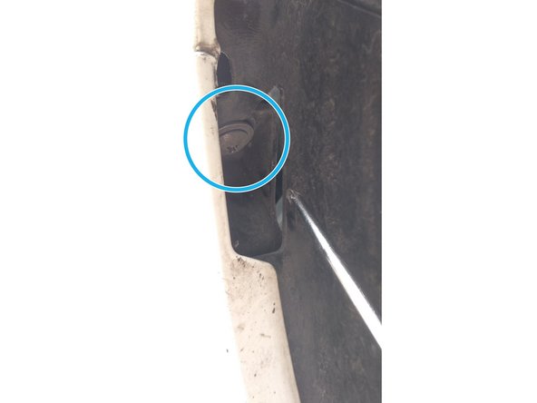 
Repeat on the other wheel arch on the other side of the car.

