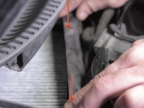 Appuyer sur les bords pour fixer le cache