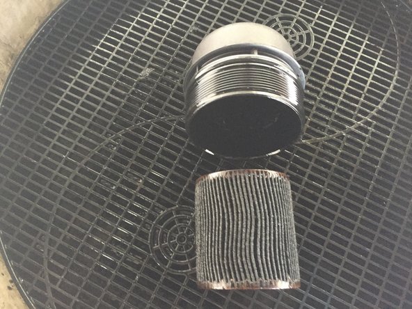 retirer le filtre à huile de la cloche