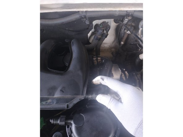 mettre la durite de reniflard en place