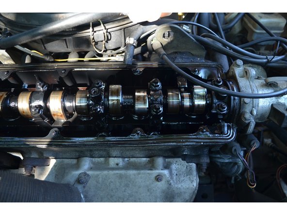 Retirez le carter de protection qui est simplement posé.