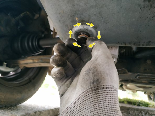 visser le bouchon à la main