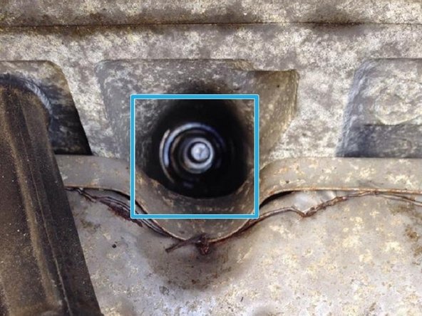 La bougie d'allumage est maintenant en place et bien serrer.