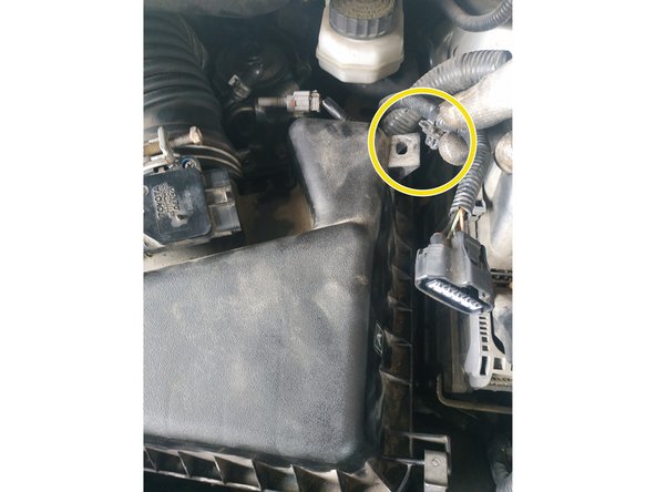 clipser la connectique dans son logement