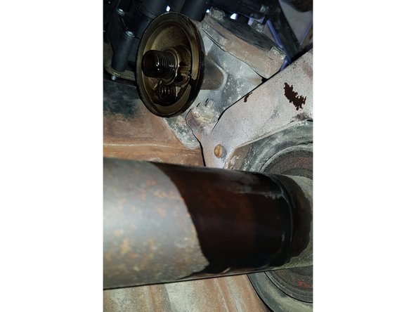 Retirez l'huile avec un chiffon