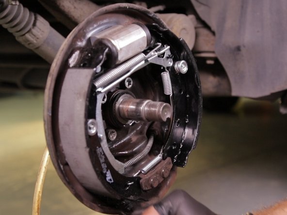 Replacer les mâchoires à la main