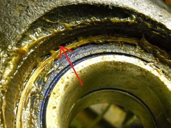 
To make assembly easier, you can leave the bearing in the freezer (be careful, the grease will crystallize).
