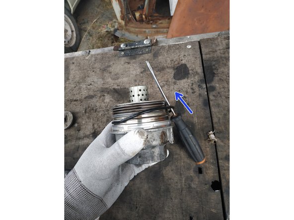 retirer le joint torique du bas