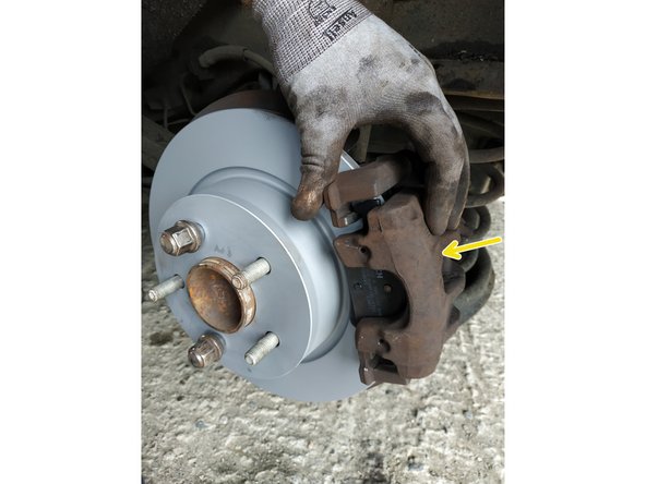 mettre l'étrier en place