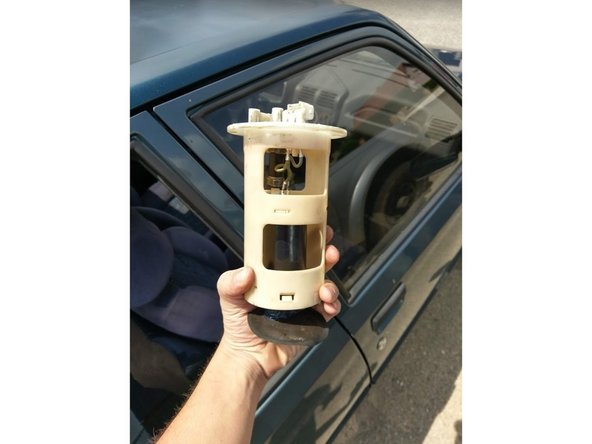 Puis procéder au remontage de la nouvelle pompe dans l'ordre inverse du démontage.