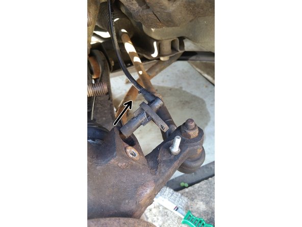 Ensuite, il faut simplement le faire un peu bouger pour pouvoir l'enlever de son logement.