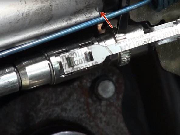 Replacer le tambour et vérifier qu'il y ai un léger frottement avec le kit de frein en faisant tourner le tambour,si ce n'est pas le cas tourner sur la molette jusqu’à ce que le tambour frotte légèrement avec le kit de frein