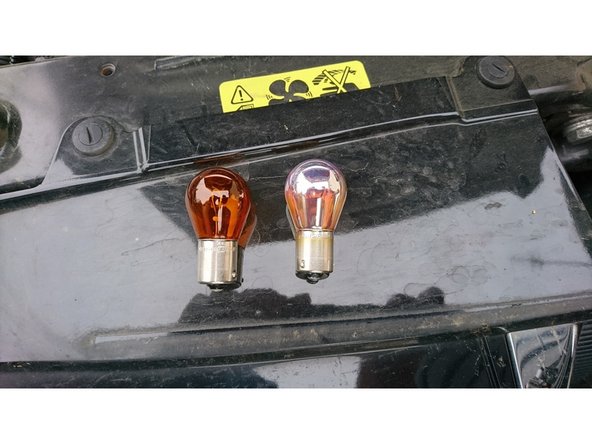 Comparer les deux ampoules