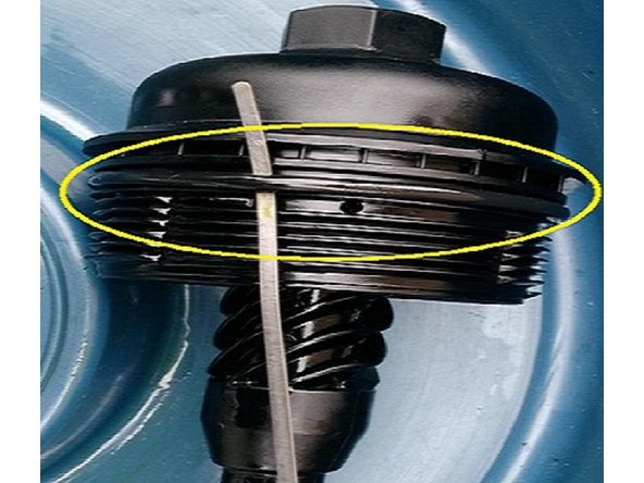 Changer les joints, il y en a 3 (fournis avec le filtre) les huiler avant de les mettre en place