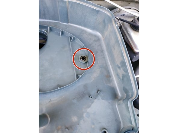 mettre en place la boîte à air après avoir clipsé la durite de reniflard