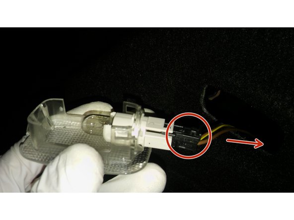 Tirer le connecteur en arrière.