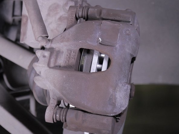 Remettre l'étrier en palce