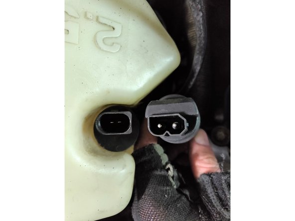 Attention il existe deux modèles de pompe avec des connecteurs différents