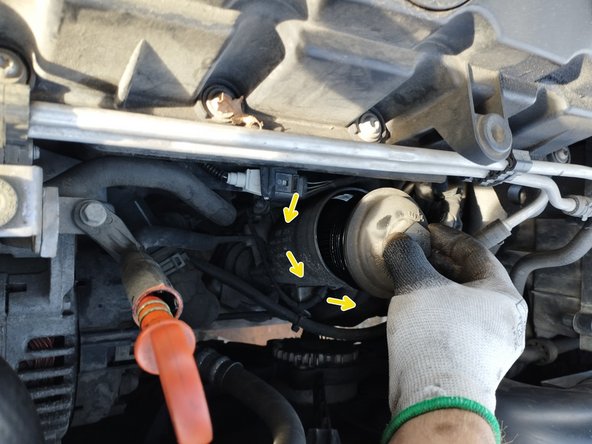 finir de dévisser à la main