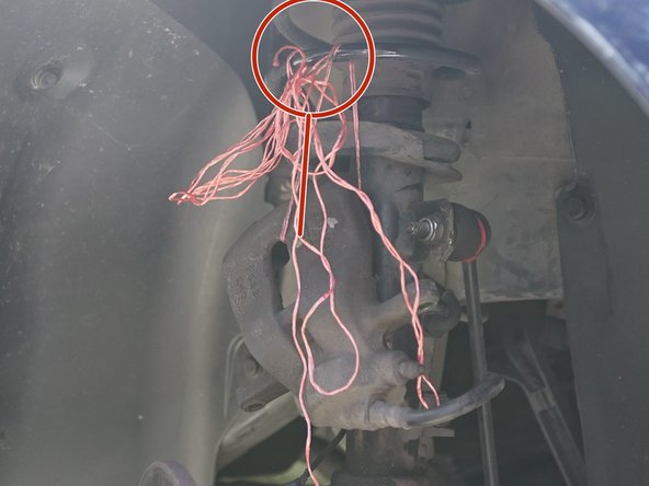 Faites attention au câble de l'étrier, attachez l'étrier avec un tendeur ou une ficelle au ressort pour éviter de le fragiliser.