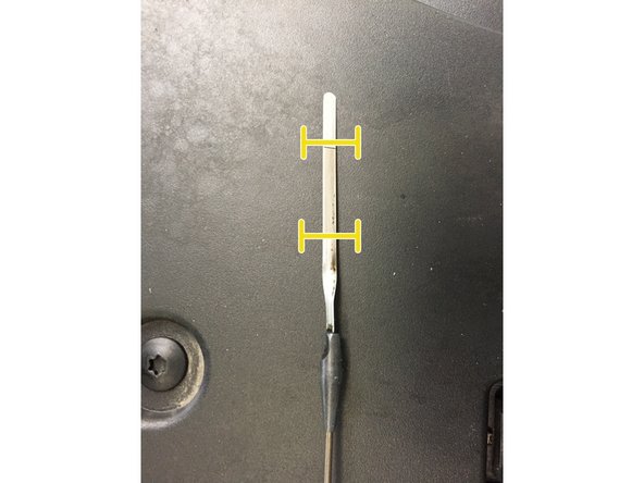 Vérifier le niveau d'huile avec la jauge