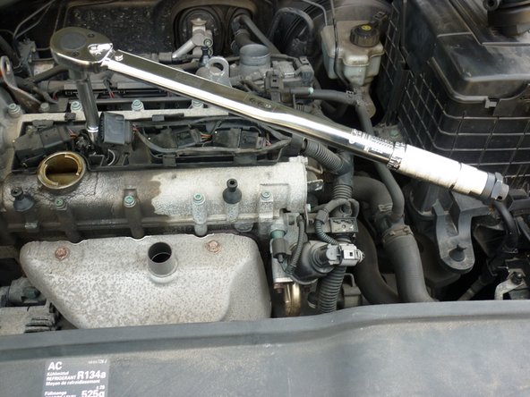 Insérez votre nouvelle bougies dans son emplacement.