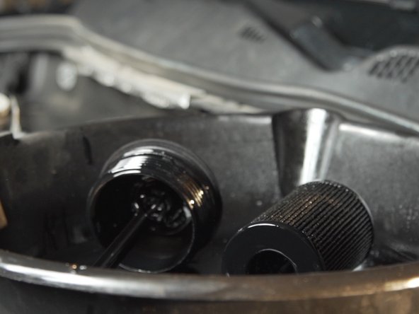 Une fois les deux parties dissociés, placez-les dans la bassine