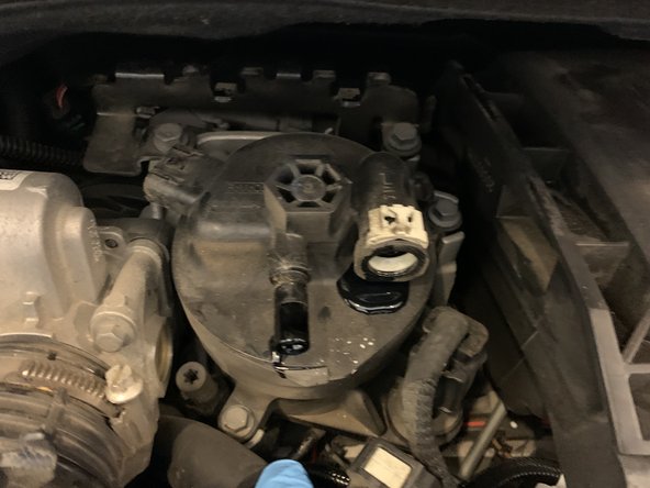 Débrancher les durites et le capteur