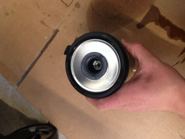 Remettre le nouveau filtre à carburant