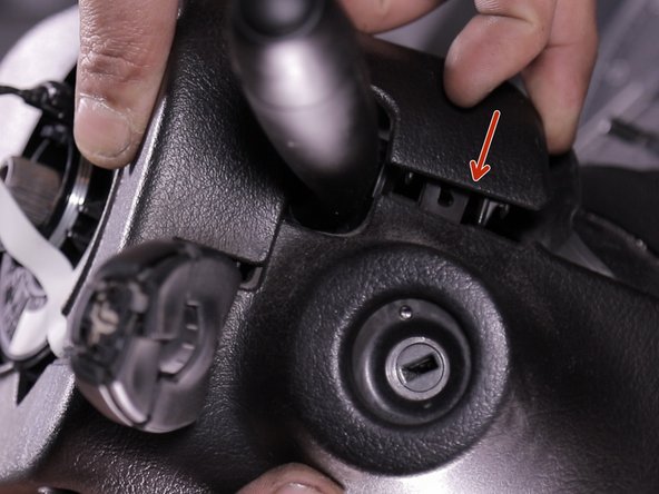 Emboîter les deux coquilles en appuyant dessus