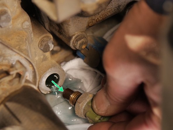 
Unscrew and remove the probe by hand
