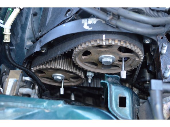 Puisque le vilebrequin est pigé, les AAC doivent être en bonne position. Il ne reste qu'à poser les piges de 6mm.