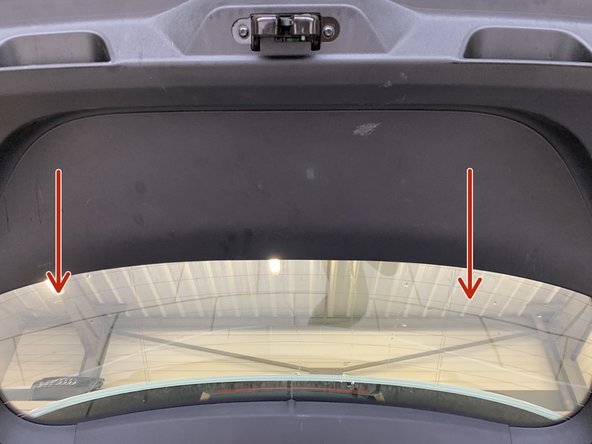 Dégarnir le cache en tirant dessus