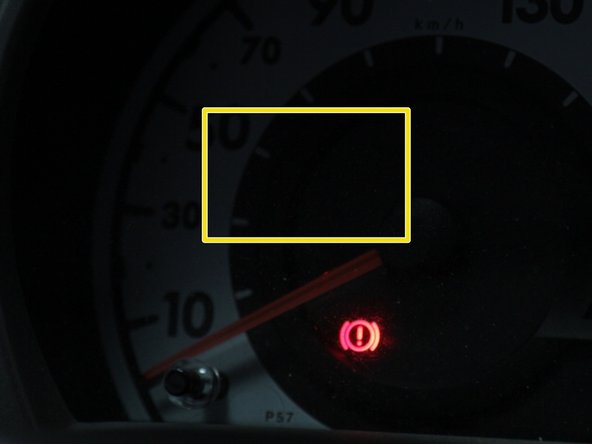 Couper le contact puis vérifier à nouveau le niveau d'huile et tirant la jauge