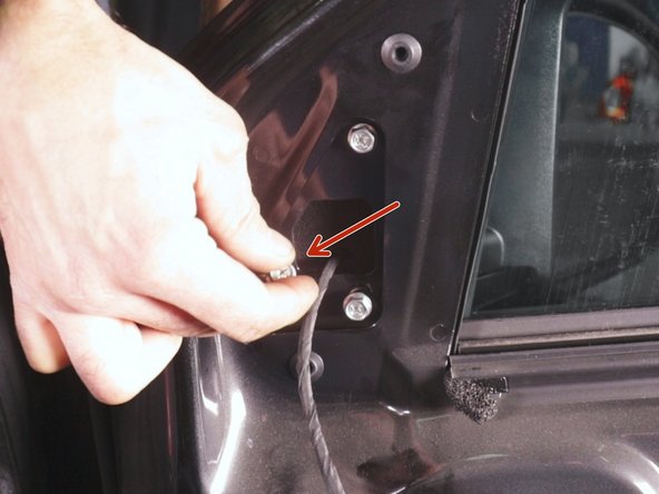 Replacer les trois vis