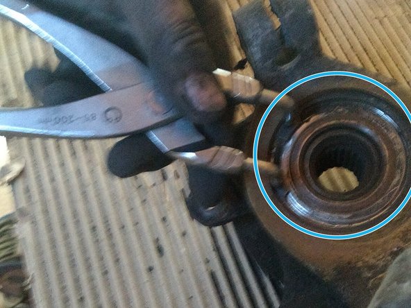 
Check the dimensions of the new bearing before reassembly
