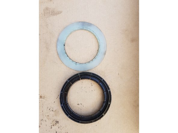 Le remontage s'effectue en sens inverse.