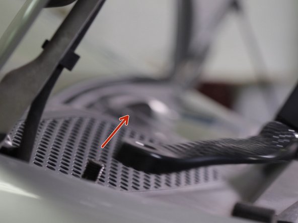 Effectuer la même opération pour l’essuie-glace coté passager