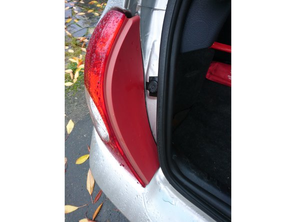 Remonter le feu et revisser l'écrou manette