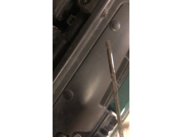 Vérifier le niveau huile à la jauge