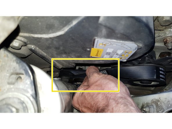 Pour une tension correcte il faut que vous ne puissiez pas tordre la courroie de plus de 90°.